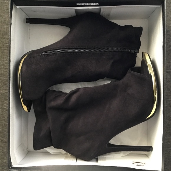 Liliana Shoes - Gold Plate Toe Stilettos